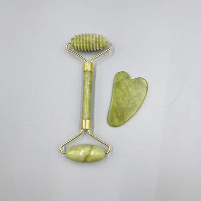 OEM/ODM Rose Quartz Jade Roller Facial Stone Massager Set met Serumolie en Gunsha